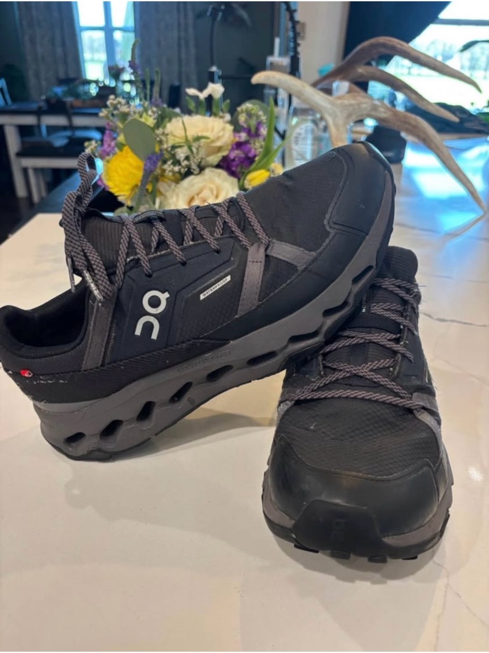 On Running Men's Trail Shoes in Black and Gray